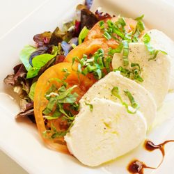 Pomodoro Rosso - Caprese Salad
