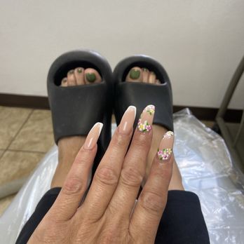 Queen Nails - Queen nails - Nail Salons Near Me - Pico Rivera, California