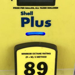 Royal Fuel Stop - Expensive gasoline!