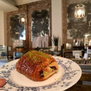 maman - pistachio chocolate croissant - Bakeries Near Me - New York, New York