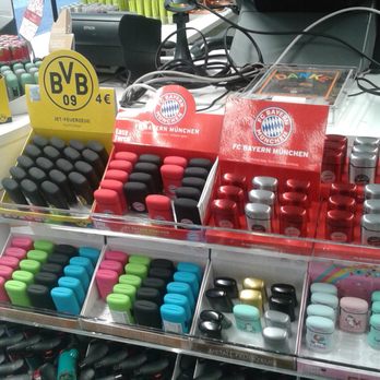 TEDi - Feuerzeuge mit den Logos von Fußballvereinen.  Lighters with logos of soccer clubs. - Discount Store Near Me - Dusseldorf, NW
