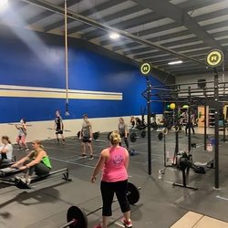 Xcelerated Athletics - Daily classes with coaches, movement education and training.