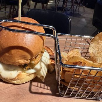 Finney's Crafthouse - Redlands - Chipotle chicken sandwich - New American Near Me - Redlands, California