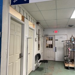 Interfaith Ministries Thrift - Changing rooms