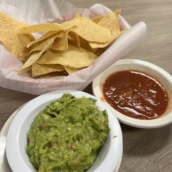 Luna Taqueria - Guacamole Dip - Mexican Near Me - Warner Robins, Georgia