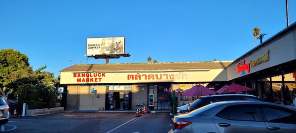BANGLUCK MARKET Hollywood~Thaitown by null
