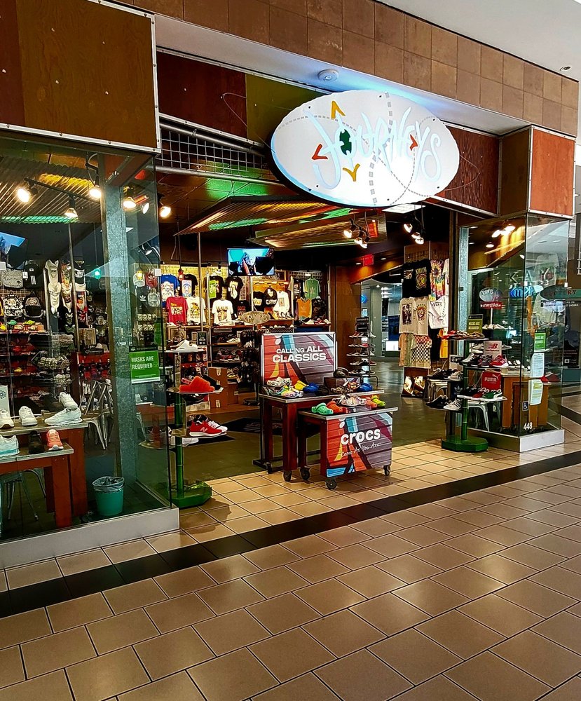 JOURNEYS Updated August 2024 12 Photos & 26 Reviews 448 Plaza Dr