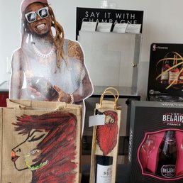 Lil Wayne repping the brand. Lil Wayne repping the brand.