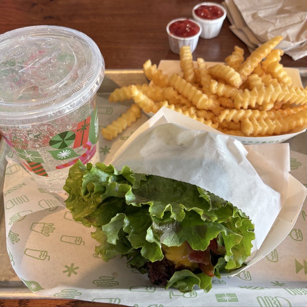 Shake Shack Canton - Lettuce wrapped bacon avocado double cheeseburger - Burgers Near Me - Baltimore, Maryland Shake Shack Canton - Lettuce wrapped bacon avocado double cheeseburger - Burgers Near Me - Baltimore, Maryland