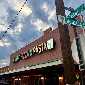 Sam's Pizza & Pasta - Restaurant exterior - Pizza Near Me - Cedar Hill, Texas Sam's Pizza & Pasta - Restaurant exterior - Pizza Near Me - Cedar Hill, Texas