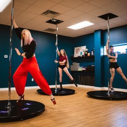 Sanctuary of Pole - Let's dance! Pole Flow!