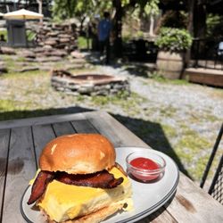 Gemela - Fluffy egg and cheese sandwich with bacon