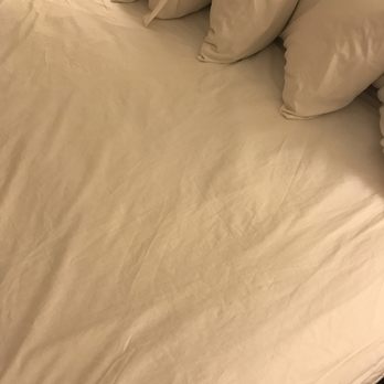 Fairfield by Marriott Inn & Suites Tampa Fairgrounds/Casino - Flimsy bed sheets - Hotels Near Me - Tampa, Florida