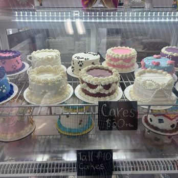 La Pawnaderia - Cakes - Pet Stores Near Me - Downey, California