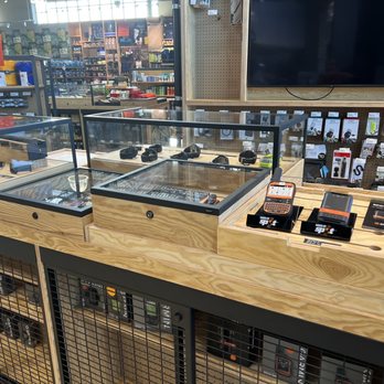 REI - Outdoor Gear Near Me - Westbrook, Maine