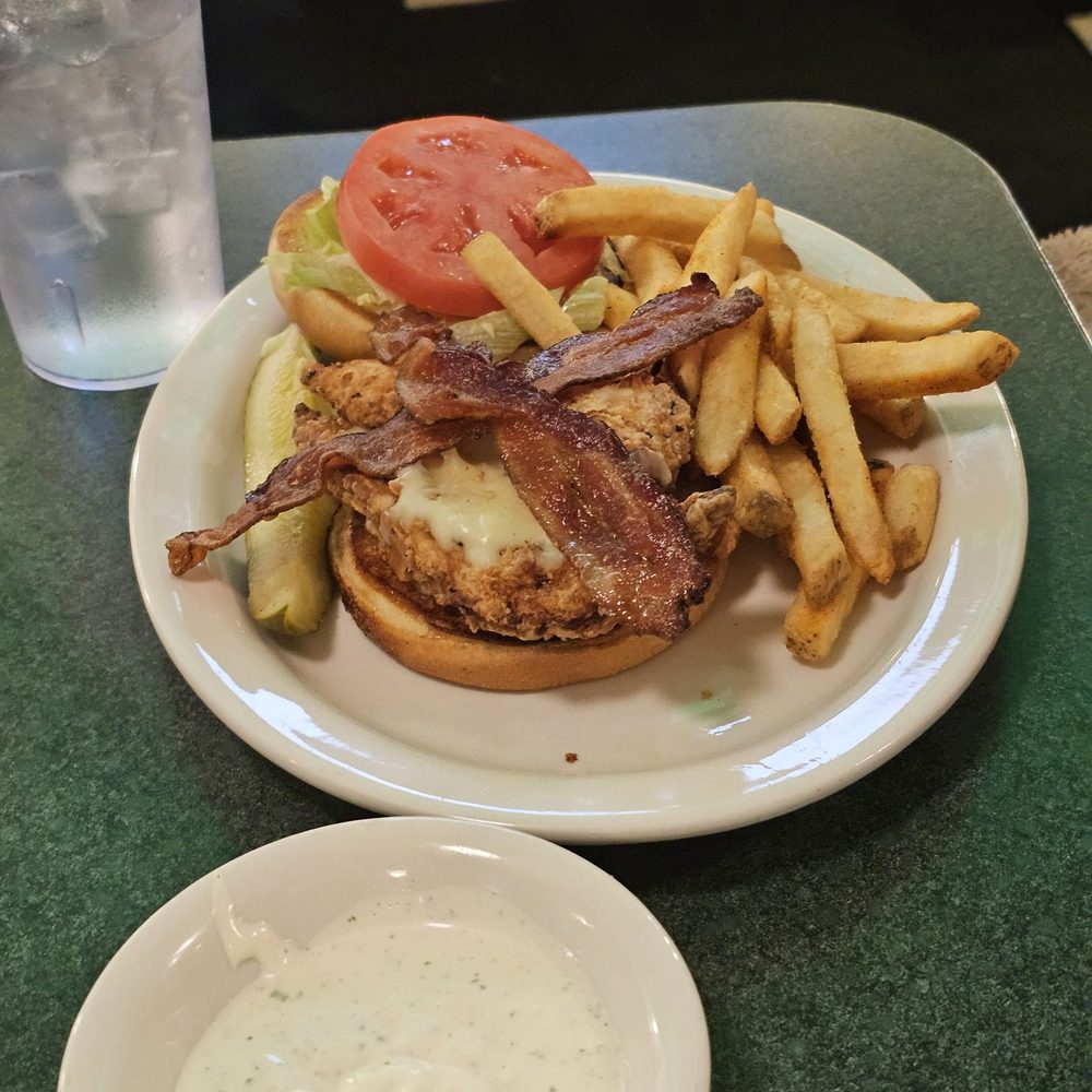 Metro Diner - Chicken sandwich - Breakfast & Brunch Near Me - Madison, Alabama Metro Diner - Chicken sandwich - Breakfast & Brunch Near Me - Madison, Alabama