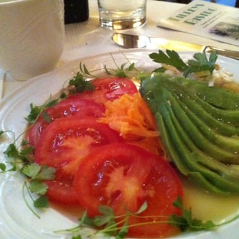 Tilleys Bistro - Avocado pear salad - starter from lunch set menu - Brasseries Near Me - Bath, BAS