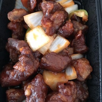 Chiuchow Man Chinese Restaurant - 4 items takeout combo which includes a half marinated duck or steamed chicken, soup and steamed rice:  Sweet & Sour Pork with Pineapple - Chinese Near Me - Mississauga, Ontario