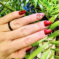 Sassy Nails & Spa - Christmas nails.
