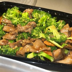 Yang Noodle House - San Bernardino - Beef and Al7. Beef Broccoli