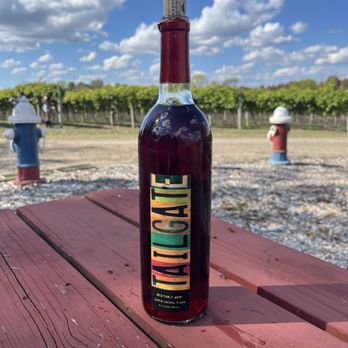 Laurita Winery - Tailgate wine - semi sweet 10/10 - Wineries Near Me - New Egypt, New Jersey Laurita Winery - Tailgate wine - semi sweet 10/10 - Wineries Near Me - New Egypt, New Jersey