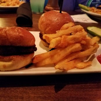 Marlow's Tavern - Gastropubs Near Me - Duluth, Georgia