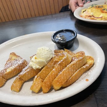 Restaurant Bay Watch - French Toast - Breakfast & Brunch Near Me - San Mateo, California Restaurant Bay Watch - French Toast - Breakfast & Brunch Near Me - San Mateo, California