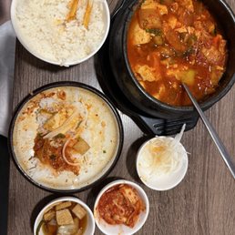 Kimchi Stew ()