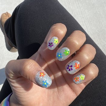 Lee Vista Nails & Spa - Nail Salons Near Me - San Antonio, Texas