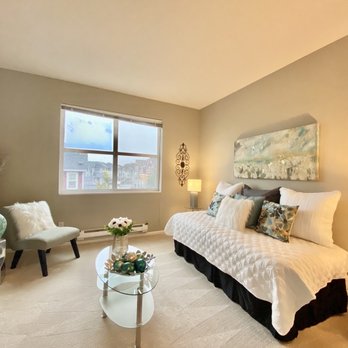 Stacey Stuart Homes / Pacific NW Home Staging - Real Estate Agents Near Me