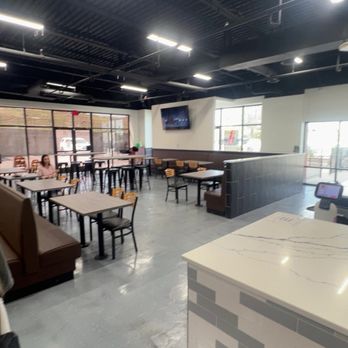 QZ Poke & Ramen - Dining room - Japanese Near Me - Olathe, Kansas