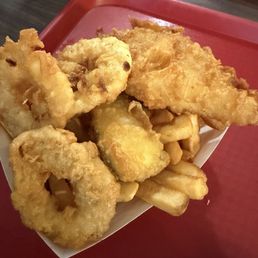 1 Fish, 3 Shrimp, Chips, Zucchini and Garnish 1 Fish, 3 Shrimp, Chips, Zucchini and Garnish