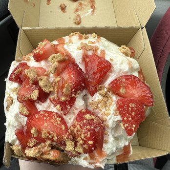 Cinnaholic - Strawberry Cheesecake* - Bakeries Near Me - Dallas, Texas
