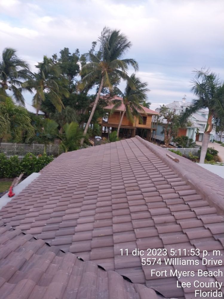 Slide of Leon Roofing of SWFL