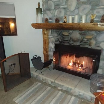 Destination Big Bear - Staying warm by the fire - Vacation Rentals Near Me - Big Bear Lake, California