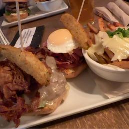 Ultimate Tavern Burger