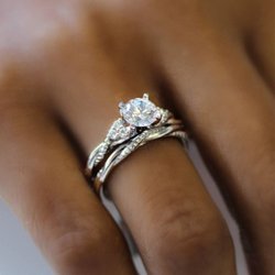 ALLAN Jewelers - Elegant Designs at ALLAN Jewelers