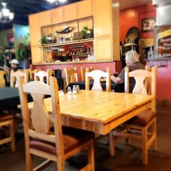 Restaurant La Bocanita - Indoor seating