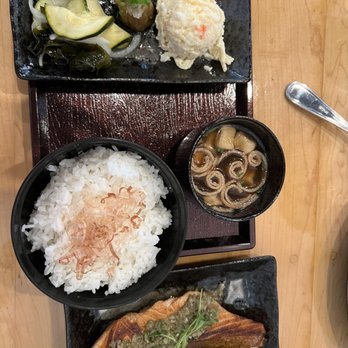 Nami Kaze - Teishoku with salmon with caper relish - Japanese Near Me - Honolulu, Hawaii