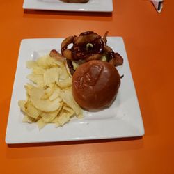 CrossTown Bar & Grill