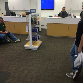 Cox Store - There not even taking care of the customer,never coming here again! - Television Service Providers Near Me - Las Vegas, Nevada