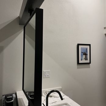 Vinland Hotel & Lounge - Hotels Near Me - Solvang, California Vinland Hotel & Lounge - Hotels Near Me - Solvang, California