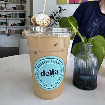 Della Coffee - Fireside Chat Latte - Coffee & Tea Near Me - Houston, Texas Della Coffee - Fireside Chat Latte - Coffee & Tea Near Me - Houston, Texas