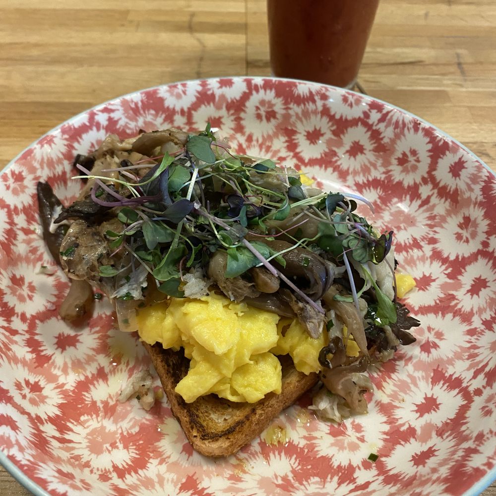 Louisa toast with rotten crab