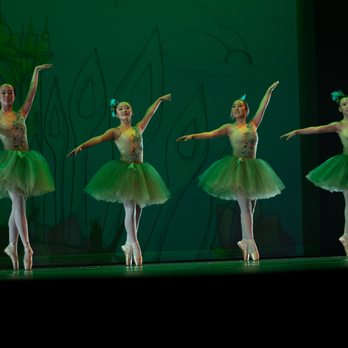 Queen Emma Ballet - Pointe Class performed beautifully at the QEB Spring Show 2019. This is Emerald City from the Wizard of Oz. - Performing Arts Near Me - Honolulu, Hawaii Queen Emma Ballet - Pointe Class performed beautifully at the QEB Spring Show 2019. This is Emerald City from the Wizard of Oz. - Performing Arts Near Me - Honolulu, Hawaii