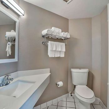 Motel 6 - Motel Denison TX Bathroom - Hotels Near Me - Denison, Texas Motel 6 - Motel Denison TX Bathroom - Hotels Near Me - Denison, Texas