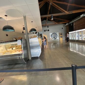 Sunh Fish - Inside view - Seafood Markets Near Me - Sacramento, California Sunh Fish - Inside view - Seafood Markets Near Me - Sacramento, California