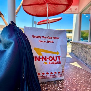 In-N-Out Burger - Outside covered seating! - Fast Food Near Me - Baldwin Park, California In-N-Out Burger - Outside covered seating! - Fast Food Near Me - Baldwin Park, California