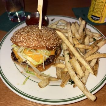 Over Under - A very very good burger indeed! - Burgers Near Me - Miami, Florida