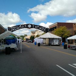 All the vendors showing up now this morning in order to start setting up for the day.